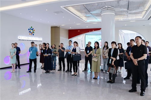 人社部2024年人力资源流动管理工作培训班在产业园组织开展现场教学